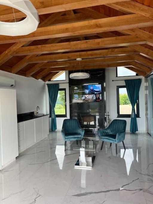 Casa Moderna In Sinteu - Intersectia Intre Modern Si Linistea Naturii Huta Voivozi Zewnętrze zdjęcie